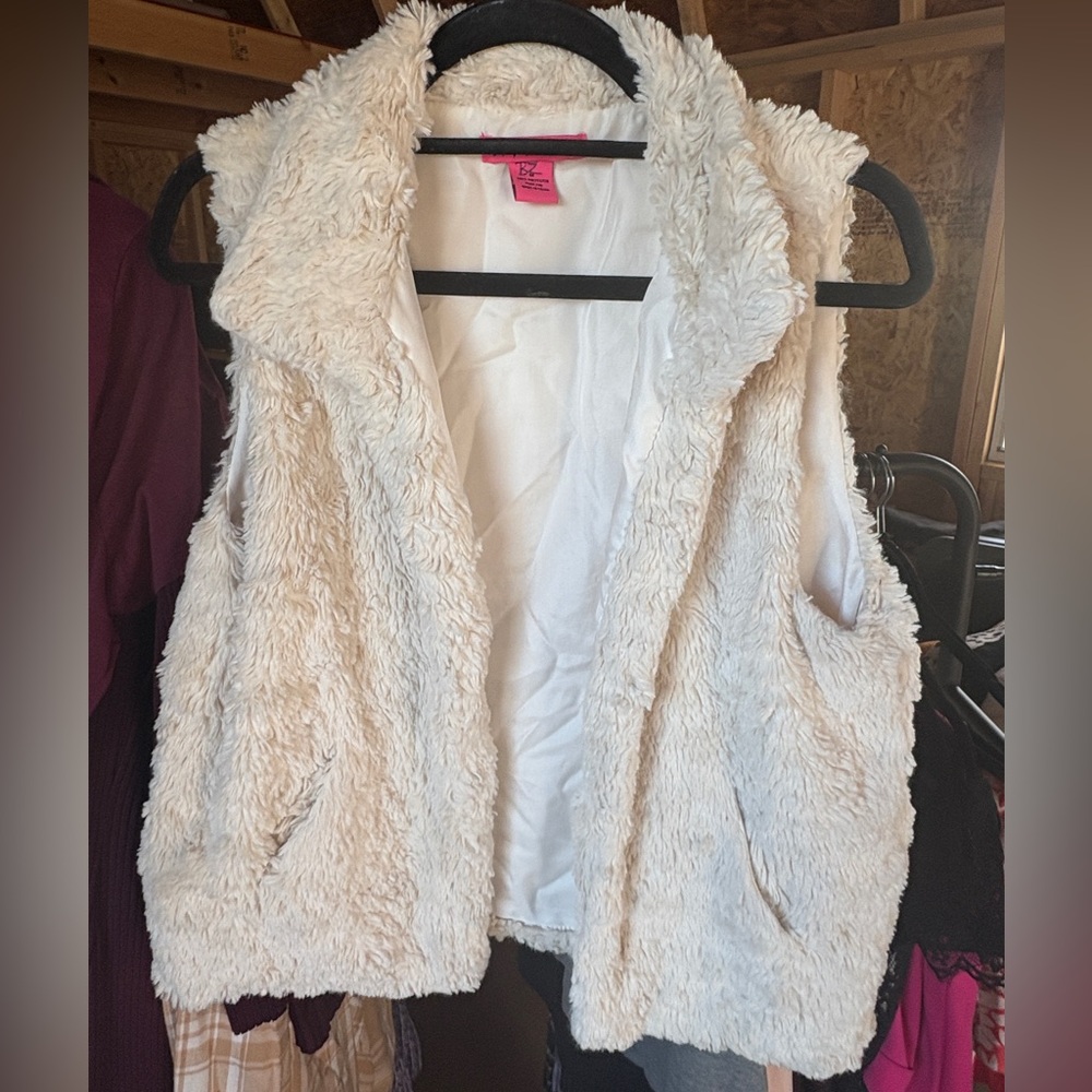 Women's Cream Fuzzy Vest - Betsy Johnson
